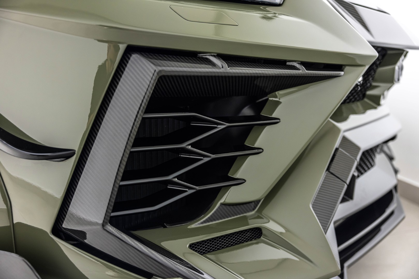 2021 LAMBORGHINI URUS BY MANSORY 